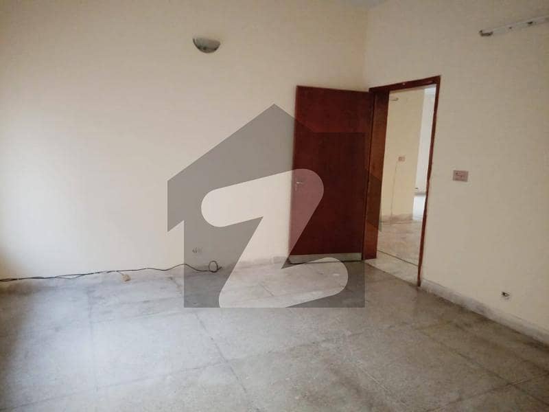 Defence Beautiful One Kanal Non Furnish One Bedroom For Rent In Dha Lahore