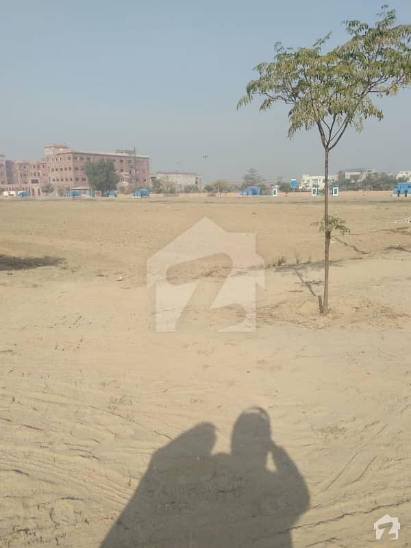 4 Marla Commercial Plot In Only Rs 42,500,000