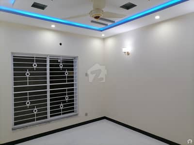 پی جی ای سی ایچ ایس فیز 2 پنجاب گورنمنٹ ایمپلائیز سوسائٹی لاہور میں 5 کمروں کا 10 مرلہ مکان 2.5 کروڑ میں برائے فروخت۔ پی جی ای سی ایچ ایس فیز 2 پنجاب گورنمنٹ ایمپلائیز سوسائٹی لاہور میں 5 کمروں کا 10 مرلہ مکان 2.5 کروڑ میں برائے فروخت۔