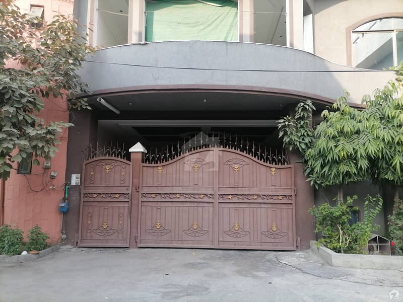 کینال پوائنٹ ہاؤسنگ سکیم ہربنس پورہ لاہور میں 3 کمروں کا 12 مرلہ مکان 2.9 کروڑ میں برائے فروخت۔
