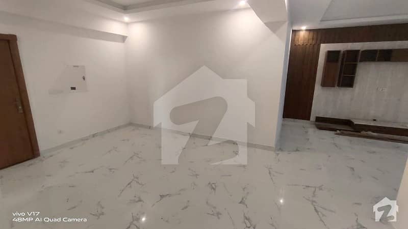 1800 Square Feet 13th Floor Flat Is Available For Sale
