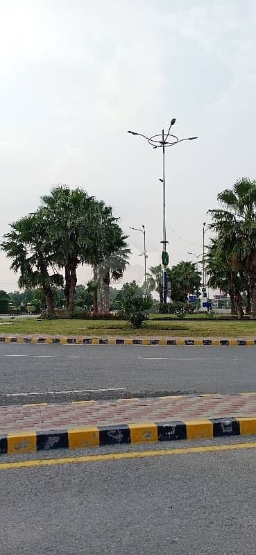 سینٹرل پارک ۔ بلاک سی سینٹرل پارک ہاؤسنگ سکیم لاہور میں 3 مرلہ مکان 70 لاکھ میں برائے فروخت۔