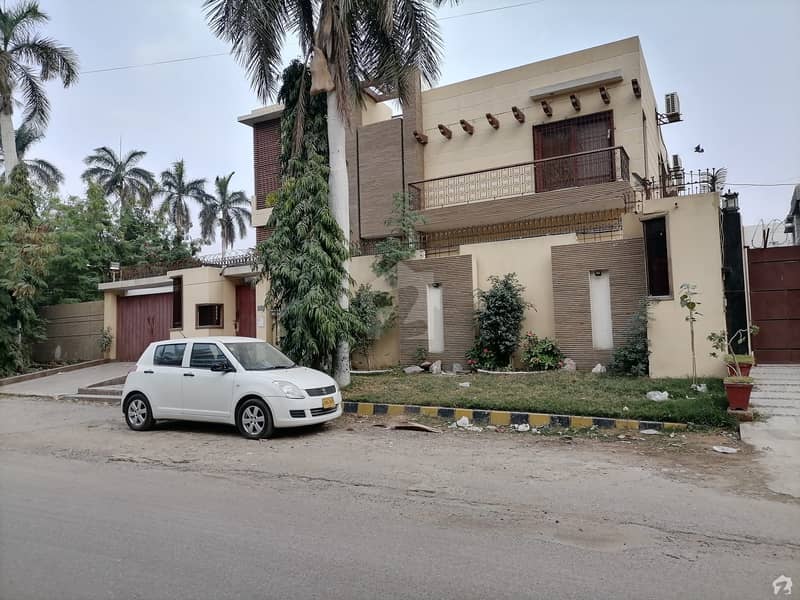 کے ڈی اے سکیم 1 کراچی میں 6 کمروں کا 1.02 کنال مکان 18.5 کروڑ میں برائے فروخت۔