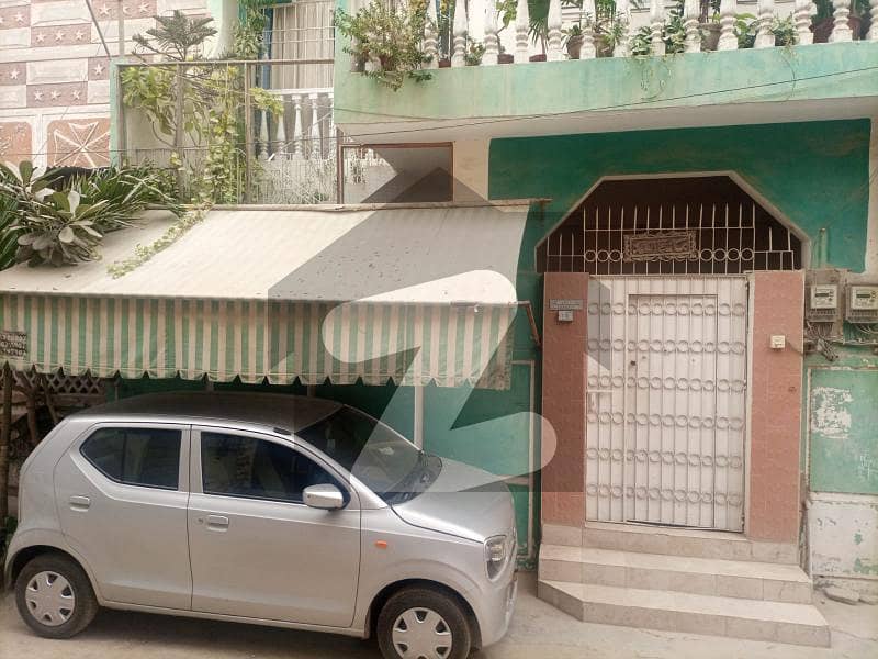 عزیز آباد گلبرگ ٹاؤن کراچی میں 3 کمروں کا 5 مرلہ مکان 1.7 کروڑ میں برائے فروخت۔