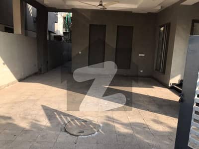 1 Kanal Beautiful House With Full Basement Available For Rent