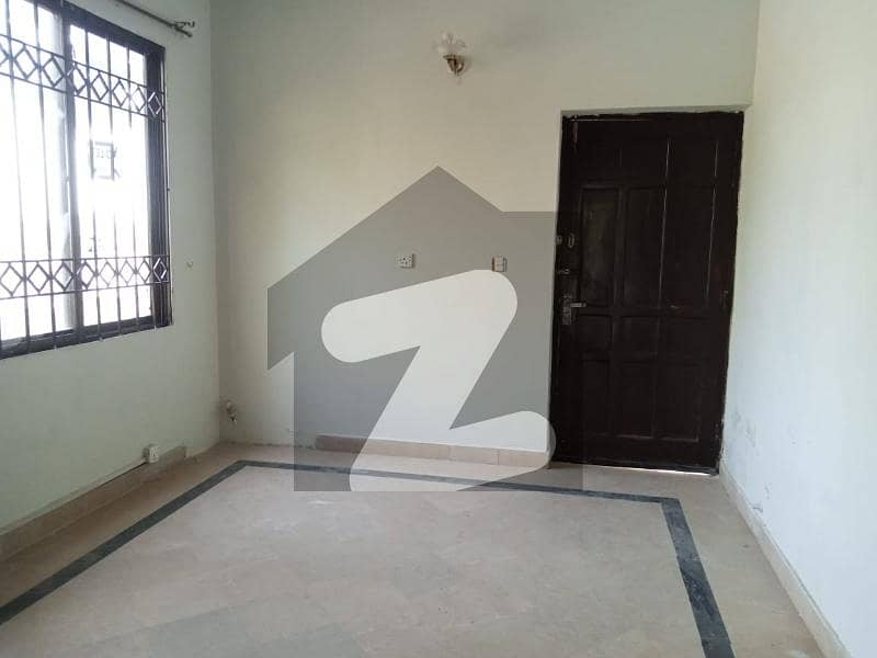 ایف ۔ 11 اسلام آباد میں 5 کمروں کا 10 مرلہ مکان 1.8 لاکھ میں کرایہ پر دستیاب ہے۔