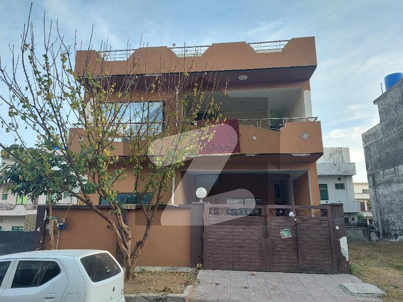 200 Square Yards Beautiful House Available In G-15 Jkchs Islamabad.