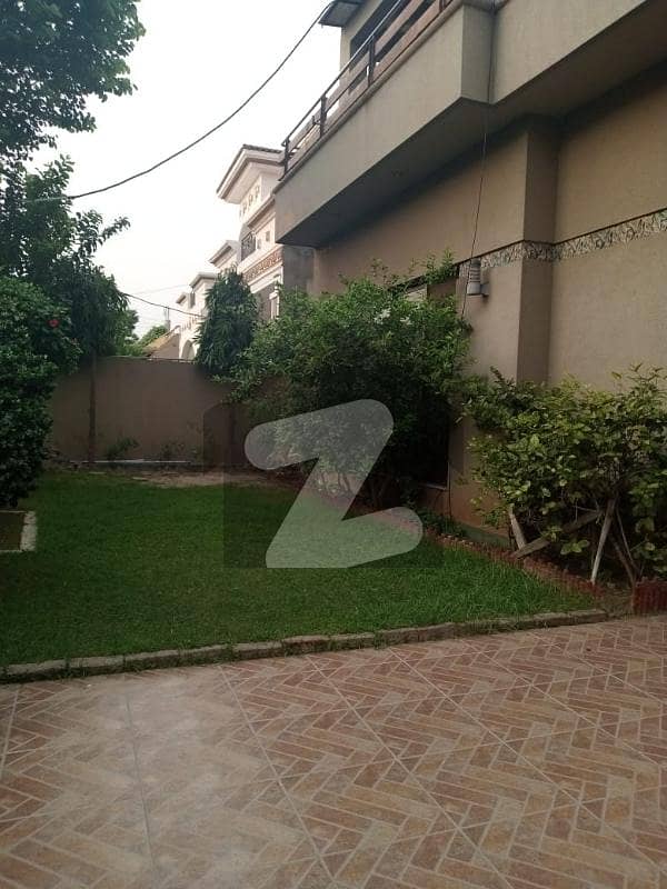 1 Kanal Slightly Use Classic Design With Basement Beautiful Bungalow For Sale In Sui Gas Society Phase 1 Block E