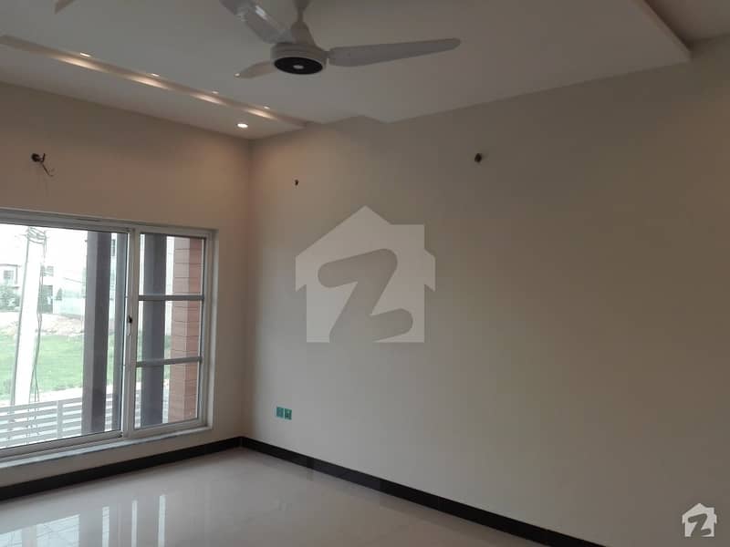 Canal 3bed Brand New tile Floor Upper Portion In Nfc Society