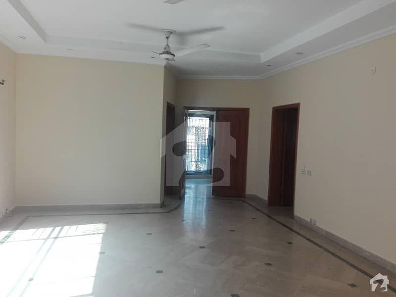 Upper Portion Sized 1 Kanal Is Available For Rent In Wapda Town
