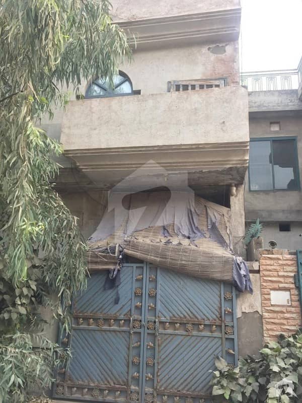 علامہ اقبال ٹاؤن ۔ زینت بلاک علامہ اقبال ٹاؤن لاہور میں 5 کمروں کا 10 مرلہ مکان 4 کروڑ میں برائے فروخت۔