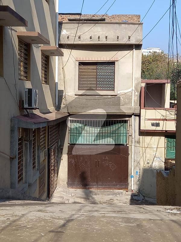 پشاور روڈ راولپنڈی میں 2 کمروں کا 3 مرلہ مکان 65 لاکھ میں برائے فروخت۔