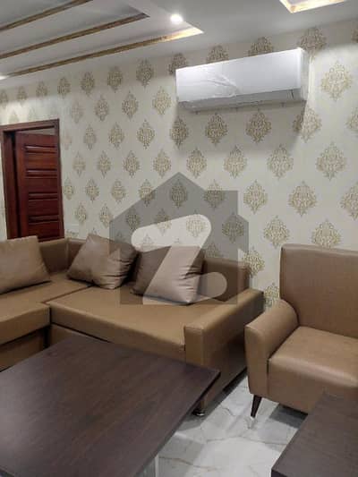 بحریہ ٹاؤن سیکٹر ای بحریہ ٹاؤن لاہور میں 1 کمرے کا 3 مرلہ فلیٹ 45 ہزار میں کرایہ پر دستیاب ہے۔