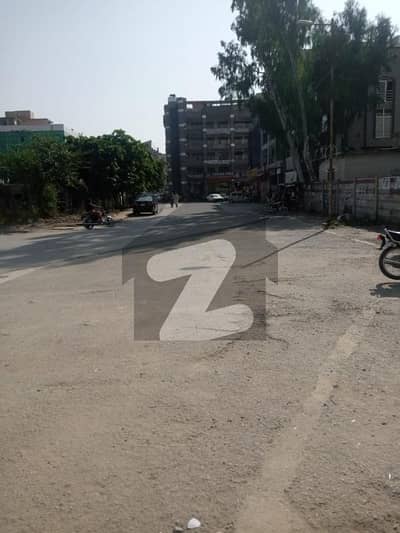 Commercial Hall With 11 Offices For Sale Parallel Pwd Main Double Road