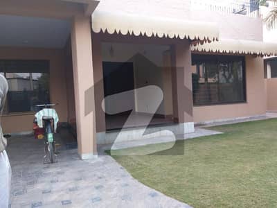 One Kanal Single Storey House For Rent In Sui Gas Phase 1 Lahore Cantt
