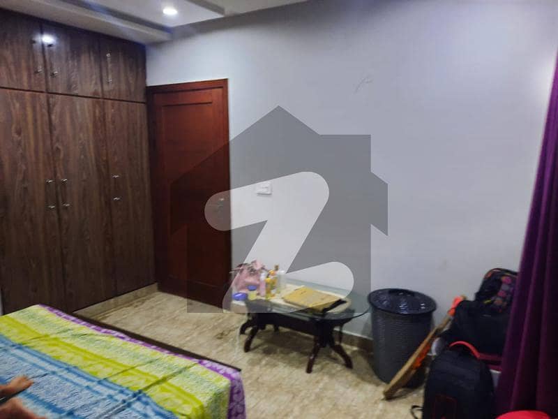 فیصل ٹاؤن - ایف ۔ 18 اسلام آباد میں 2 کمروں کا 4 مرلہ فلیٹ 65 لاکھ میں برائے فروخت۔