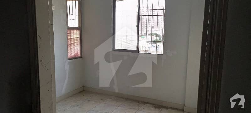900 Square Feet Flat In Gulshan-E-Iqbal Town For Sale At Good Location