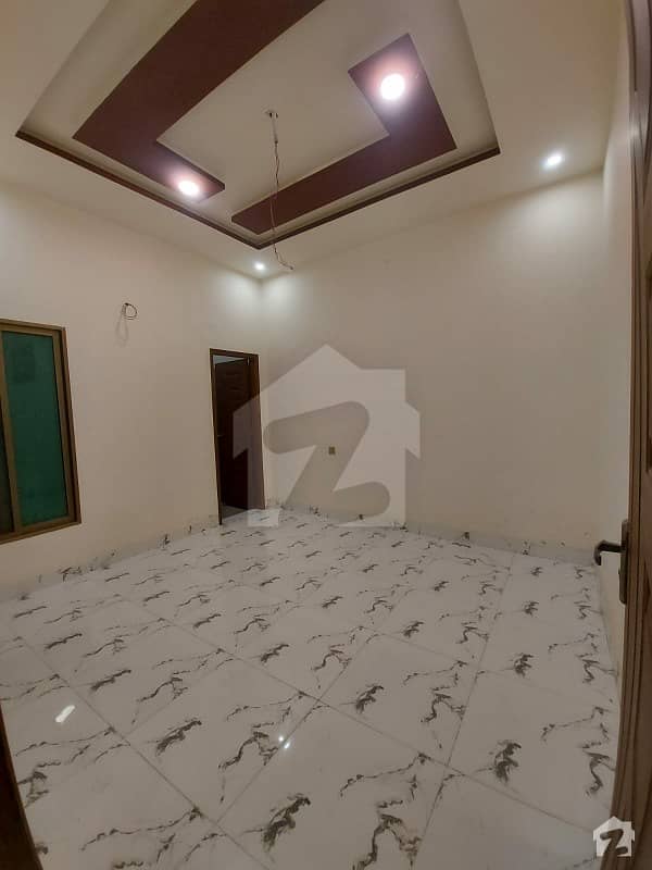 ڈی گراؤنڈ فیصل آباد میں 3 کمروں کا 8 مرلہ مکان 78 لاکھ میں برائے فروخت۔