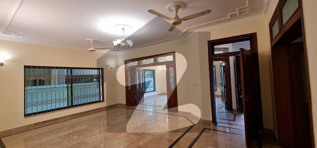 Double Unit Highly Renovated House Having 6 Bedrooms Is For Sale In E-11 3 Price Is 9 Crores And Fifty Lacs Only