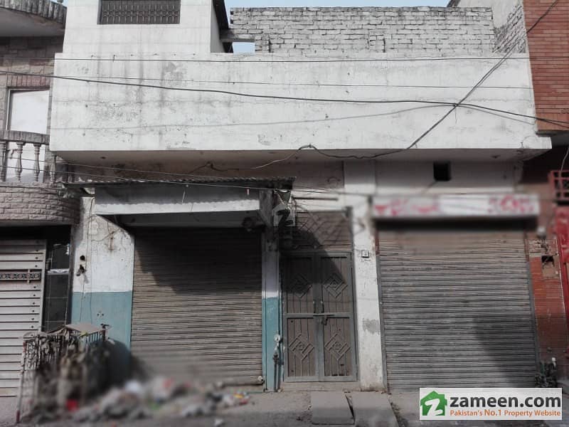Single Storey House Available For Sale With 2 Shops