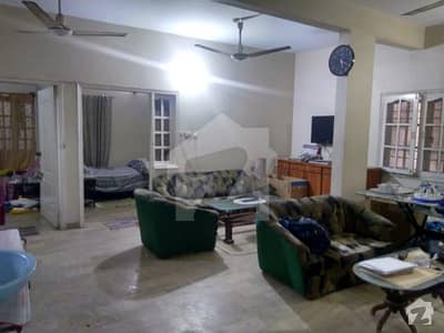 2 bed DD With 3bathroom 2 floor portion   with roof  available for rent in Gulshan-e-Iqbal block 13D 2