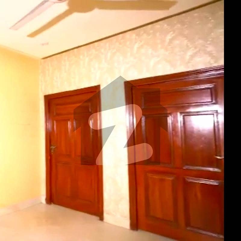 سوساں روڈ فیصل آباد میں 4 کمروں کا 5 مرلہ مکان 65 ہزار میں کرایہ پر دستیاب ہے۔