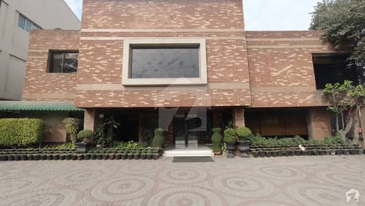 Commercial Plot Available For Rent In Gulberg 3