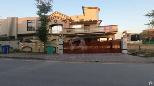 بحریہ ٹاؤن فیز 7 بحریہ ٹاؤن راولپنڈی راولپنڈی میں 5 کمروں کا 1 کنال مکان 7 کروڑ میں برائے فروخت۔ بحریہ ٹاؤن فیز 7 بحریہ ٹاؤن راولپنڈی راولپنڈی میں 5 کمروں کا 1 کنال مکان 7 کروڑ میں برائے فروخت۔