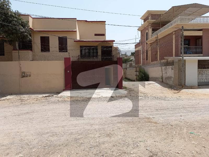 500 Square Yard Old Banglow For Near Zia-uddin Hospital