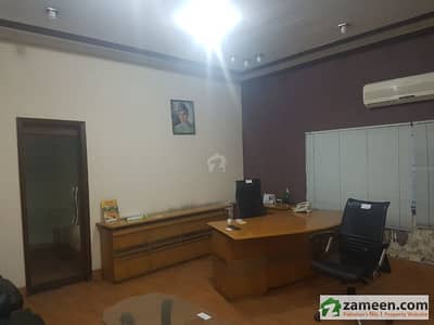 State Line Offer 2 Kanal House On Prime Location For Rent