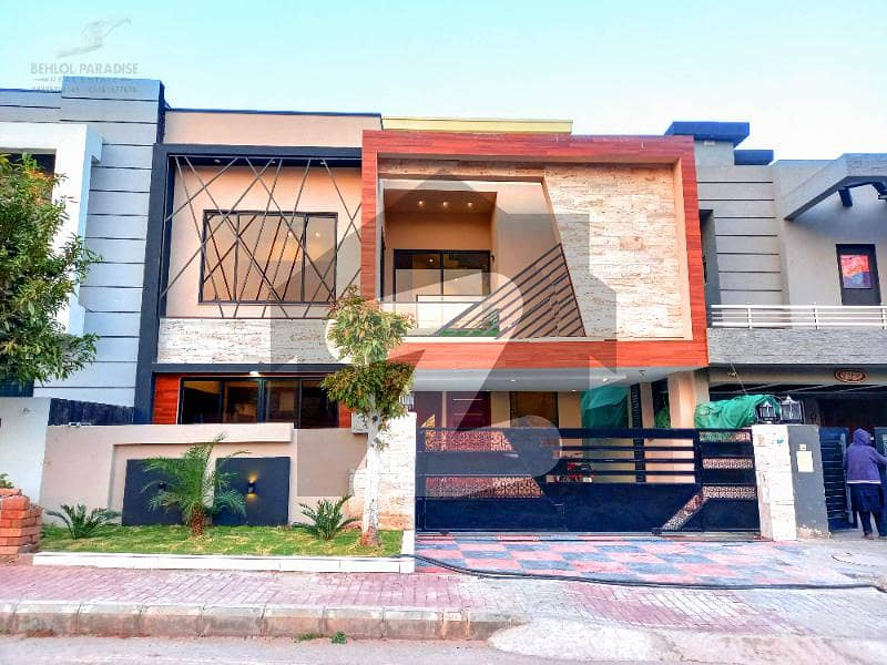 بحریہ ٹاؤن فیز 8 بحریہ ٹاؤن راولپنڈی راولپنڈی میں 5 کمروں کا 10 مرلہ مکان 3.1 کروڑ میں برائے فروخت۔