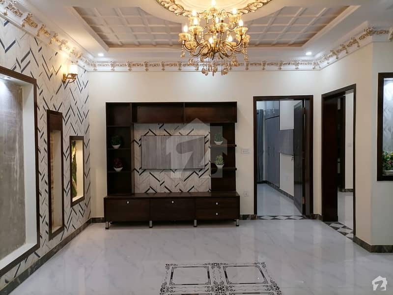 5 Marla Upper Portion In Bahria Town - Sector D Of Lahore Is Available For Rent