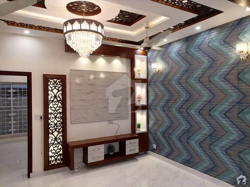 بحریہ ٹاؤن ۔ بلاک اے اے بحریہ ٹاؤن سیکٹرڈی بحریہ ٹاؤن لاہور میں 3 کمروں کا 5 مرلہ مکان 55 ہزار میں کرایہ پر دستیاب ہے۔