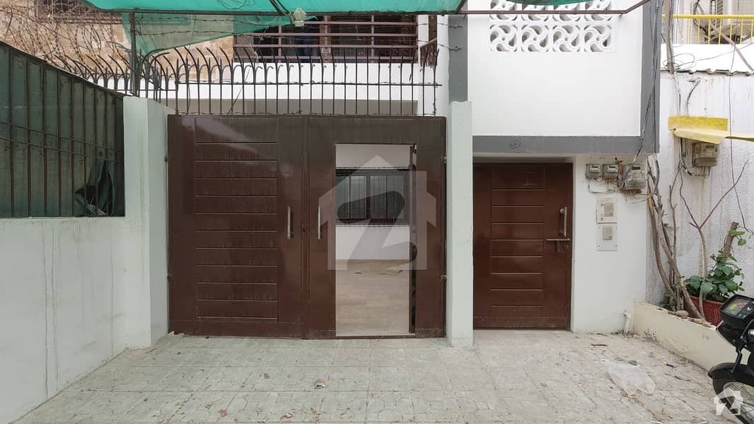 نارتھ ناظم آباد ۔ بلاک ڈی نارتھ ناظم آباد کراچی میں 8 کمروں کا 8 مرلہ مکان 4.25 کروڑ میں برائے فروخت۔