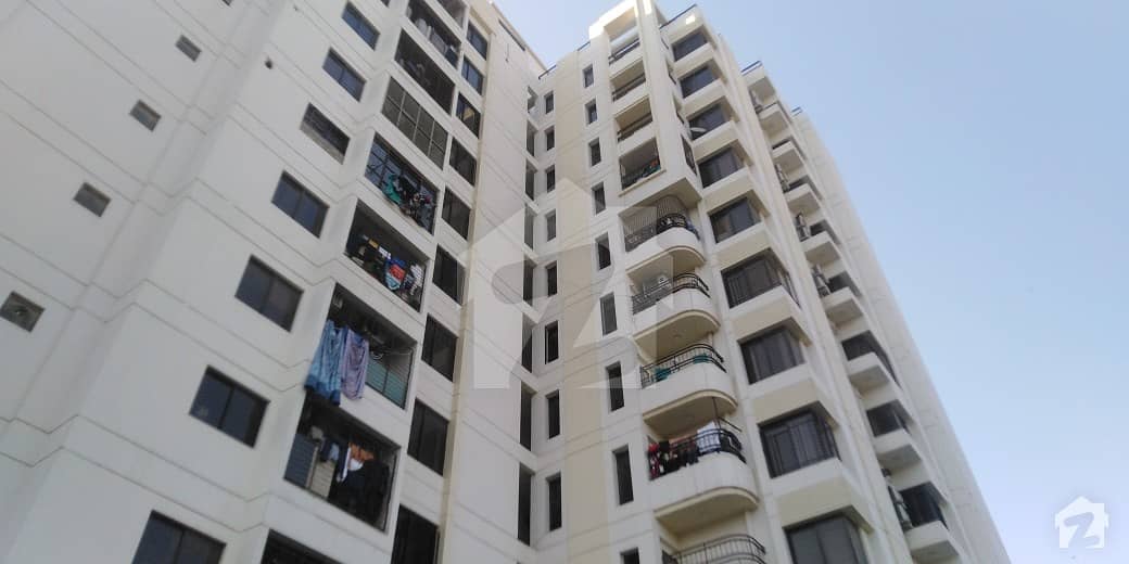 فریرے ٹاؤن کراچی میں 3 کمروں کا 8 مرلہ فلیٹ 4.9 کروڑ میں برائے فروخت۔