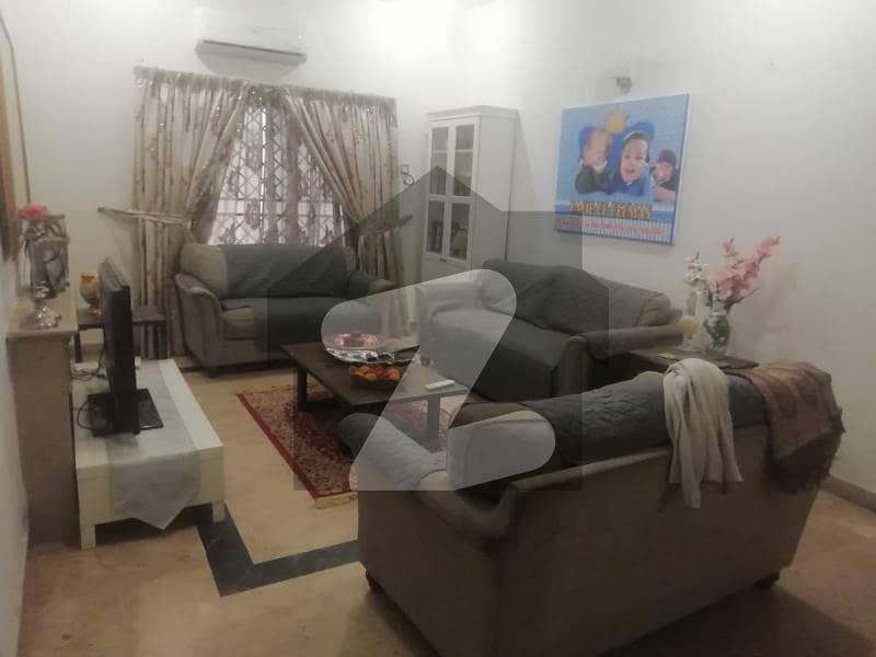 پی اے ایف فالکن کمپلیکس گلبرگ لاہور میں 4 کمروں کا 14 مرلہ مکان 4.85 کروڑ میں برائے فروخت۔