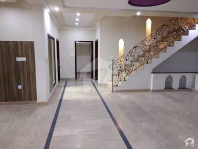 پنجاب کوآپریٹو ہاؤسنگ سوسائٹی لاہور میں 5 کمروں کا 1 کنال مکان 3.4 کروڑ میں برائے فروخت۔