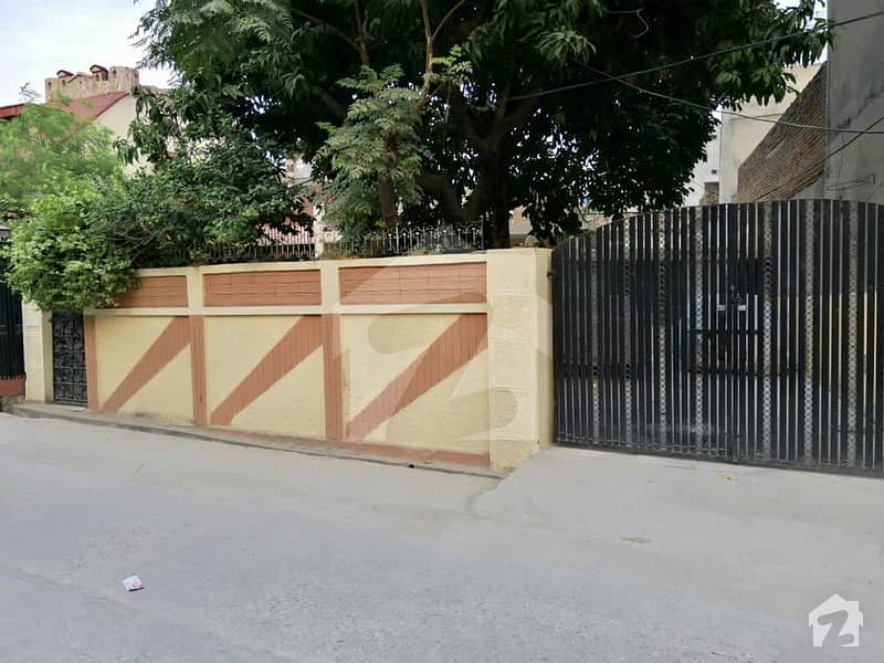 1 Kanal House On Main Road Of Chamanzar Tipu Road, Rawalpindi