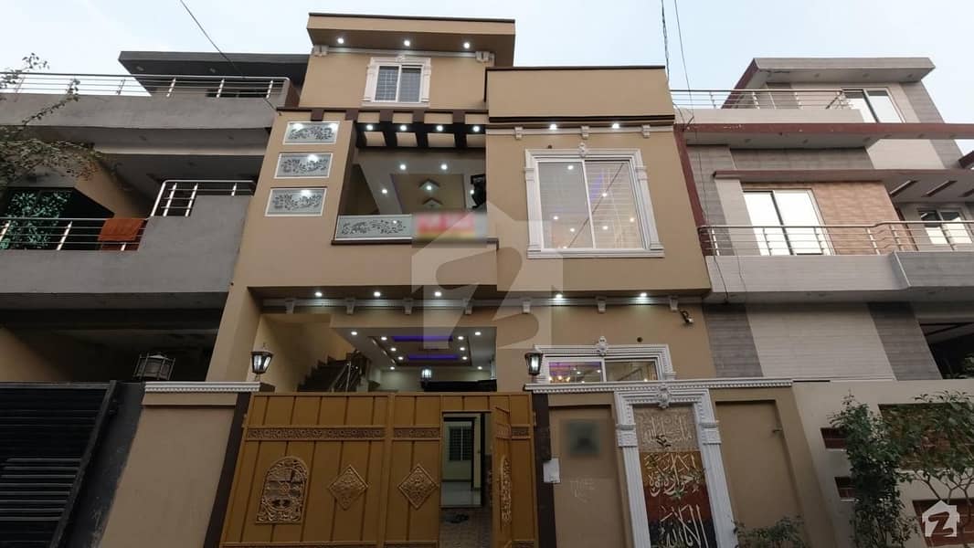 بسم اللہ ہاؤسنگ سکیم جی ٹی روڈ لاہور میں 4 کمروں کا 5 مرلہ مکان 1.35 کروڑ میں برائے فروخت۔