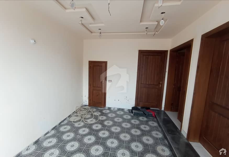 خیابانِ گارڈنز فیصل آباد میں 5 مرلہ مکان 1.65 کروڑ میں برائے فروخت۔