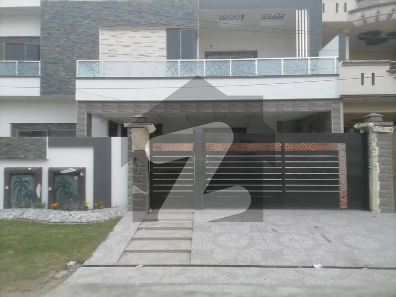 1 Kanal House Ideally Situated In Garden Town