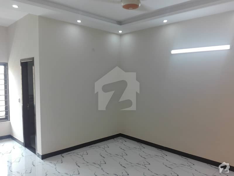1200 Square Feet Flat Ideally Situated In E-11