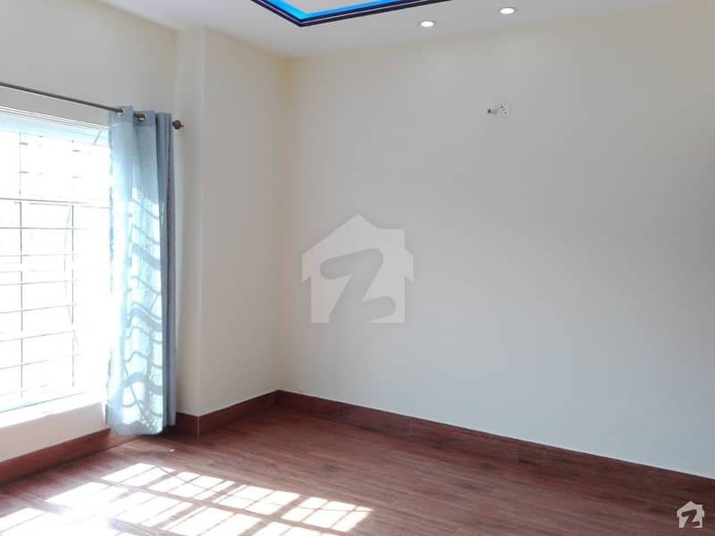 Avail Yourself A Great 1200 Square Feet Flat In E-11