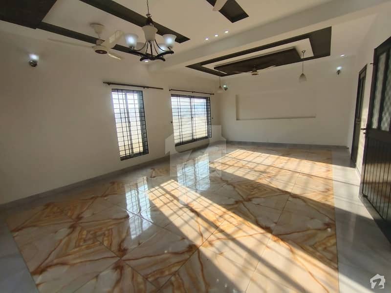 4 Kanal Farm House Is Available For Sale In Gulberg