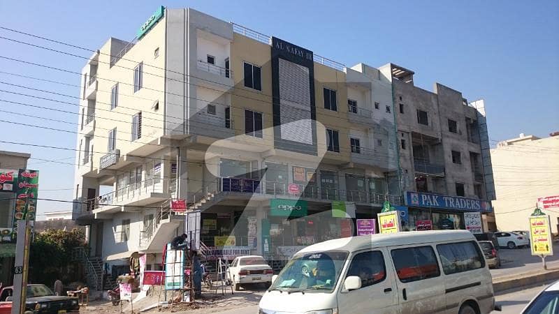 Spacious Family Flat On Ideal Location Of Main Pwd Bahria Road