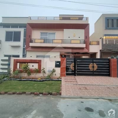 10 Marla Beautiful Facing Park Furnished Double Storey House In Central Park Housing Scheme Lahore