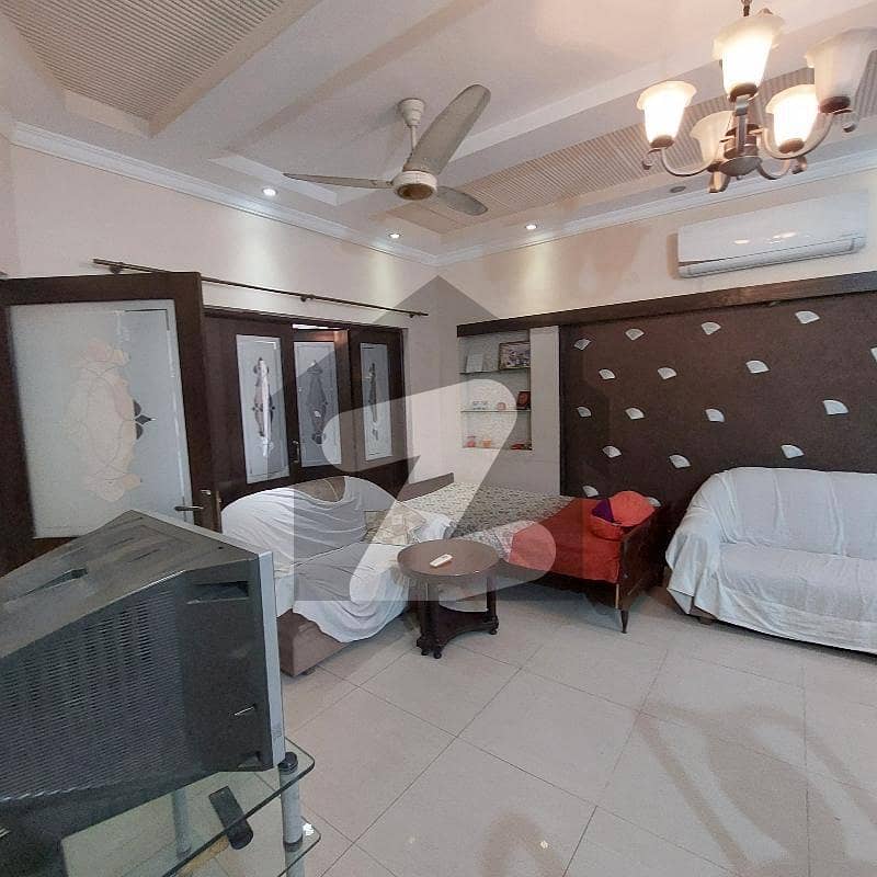پنجاب کوآپریٹو ہاؤسنگ ۔ بلاک سی پنجاب کوآپریٹو ہاؤسنگ سوسائٹی لاہور میں 5 کمروں کا 10 مرلہ مکان 2.48 کروڑ میں برائے فروخت۔