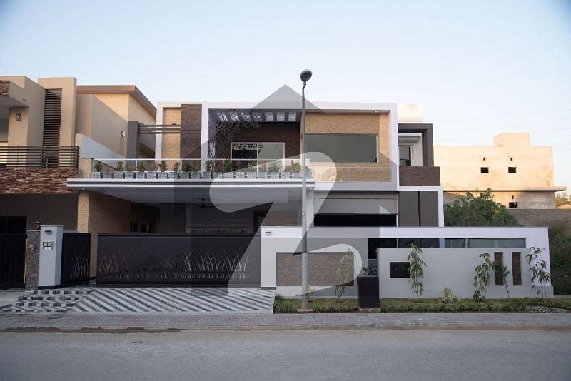 Shahbaz Real Estate Consultants (pvt. ltd) Offers 1 Kanal Lush House For Sale In Reasonable Price