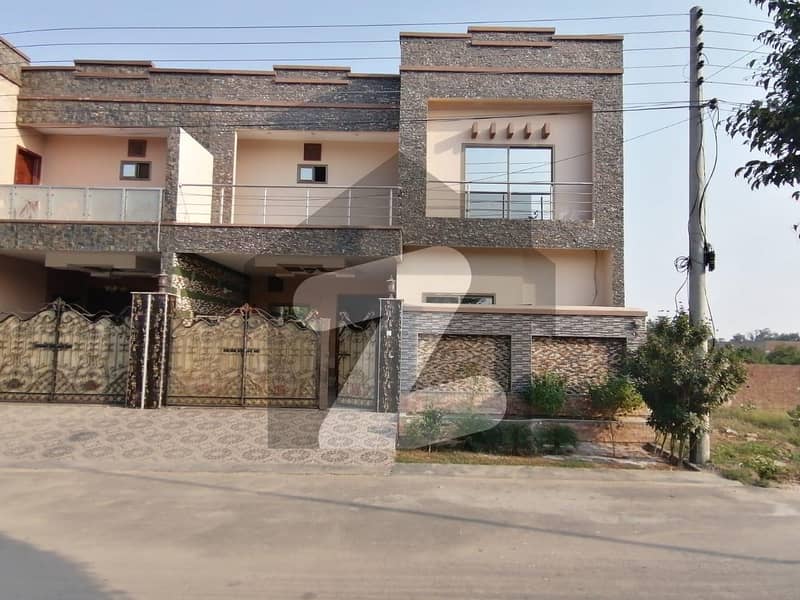 خیابان-اے-منظور فیصل آباد میں 5 کمروں کا 6 مرلہ مکان 1.3 کروڑ میں برائے فروخت۔