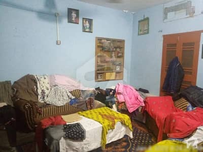 آزادی چوک لاہور میں 6 کمروں کا 4 مرلہ مکان 1.15 کروڑ میں برائے فروخت۔